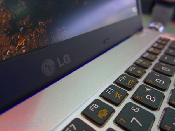 Ноутбук LG P220 
