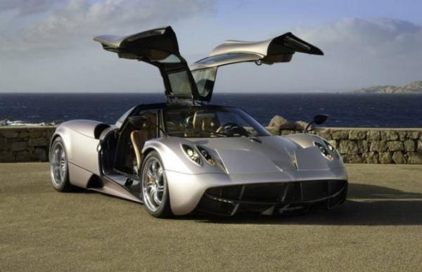 Суперкар  Pagani Huayra 