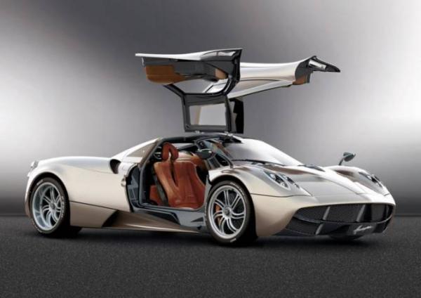 Суперкар  Pagani Huayra 