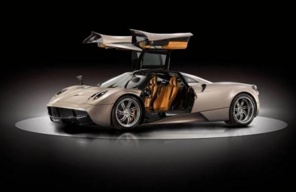 Суперкар  Pagani Huayra 