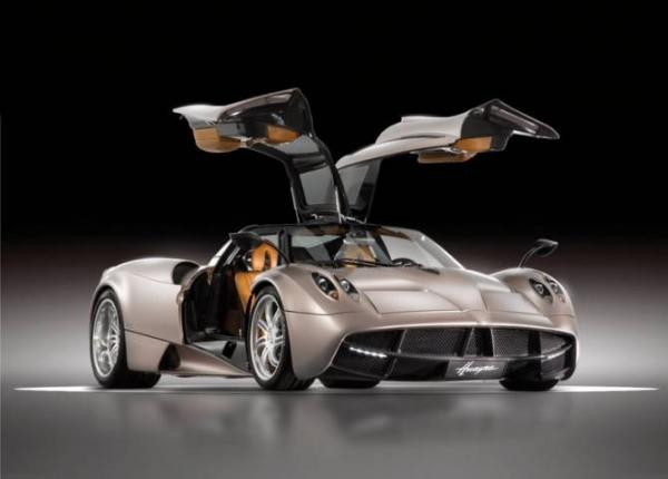 Суперкар  Pagani Huayra 