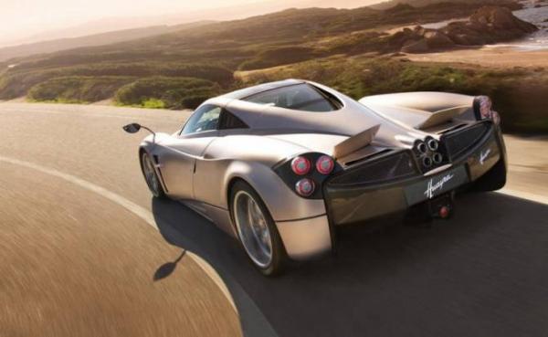 Суперкар  Pagani Huayra 