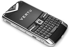 На фото телефон Vertu Constellation Quest