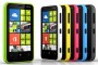 На фото смартфон Nokia Lumia 620